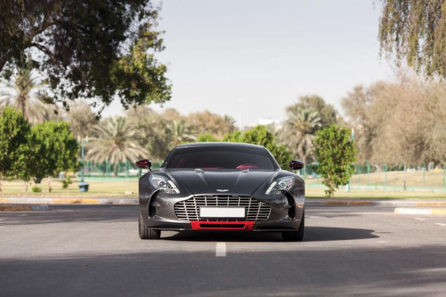  Aston Martin One-77 by Q 2011 года  (фото 19 из 44)
